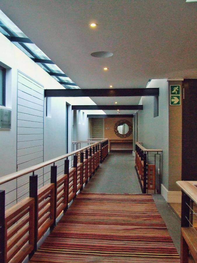 210 Gallery Luxury Studio Apartment Knysna Bagian luar foto