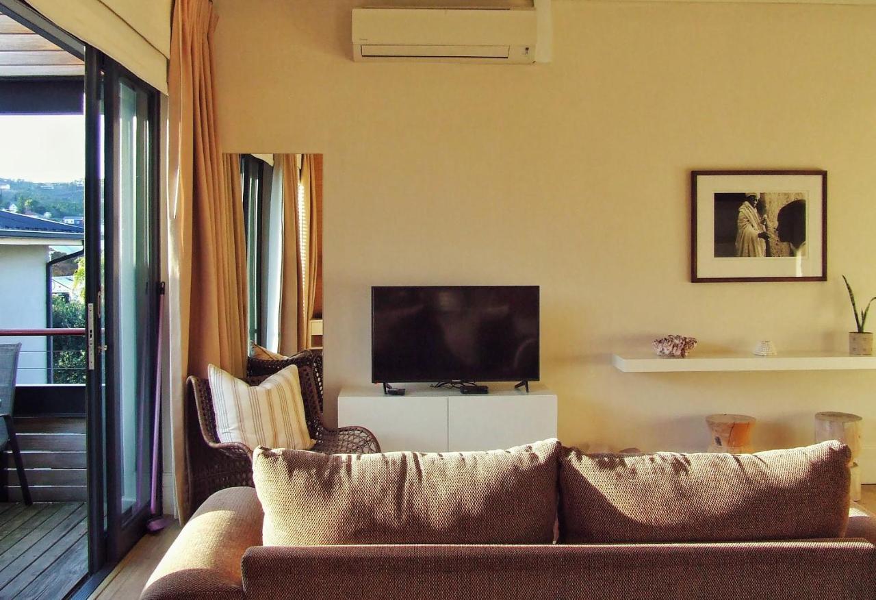 210 Gallery Luxury Studio Apartment Knysna Bagian luar foto