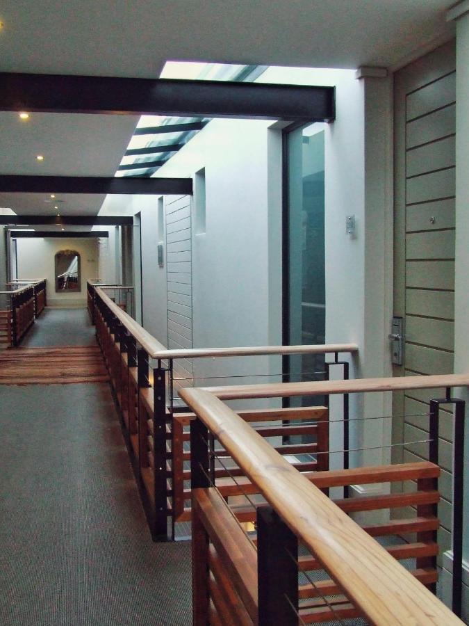 210 Gallery Luxury Studio Apartment Knysna Bagian luar foto