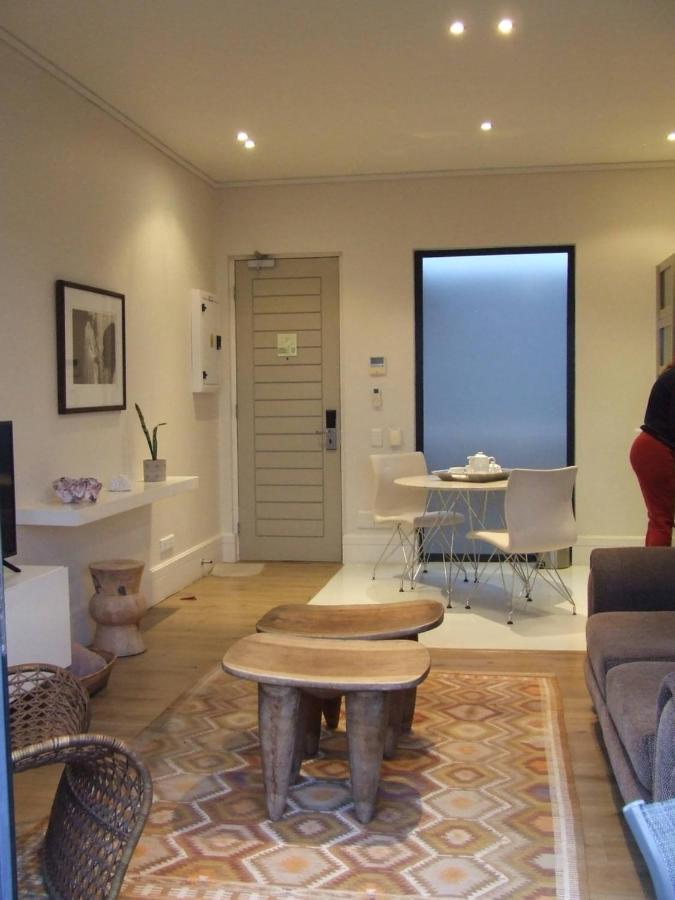 210 Gallery Luxury Studio Apartment Knysna Bagian luar foto