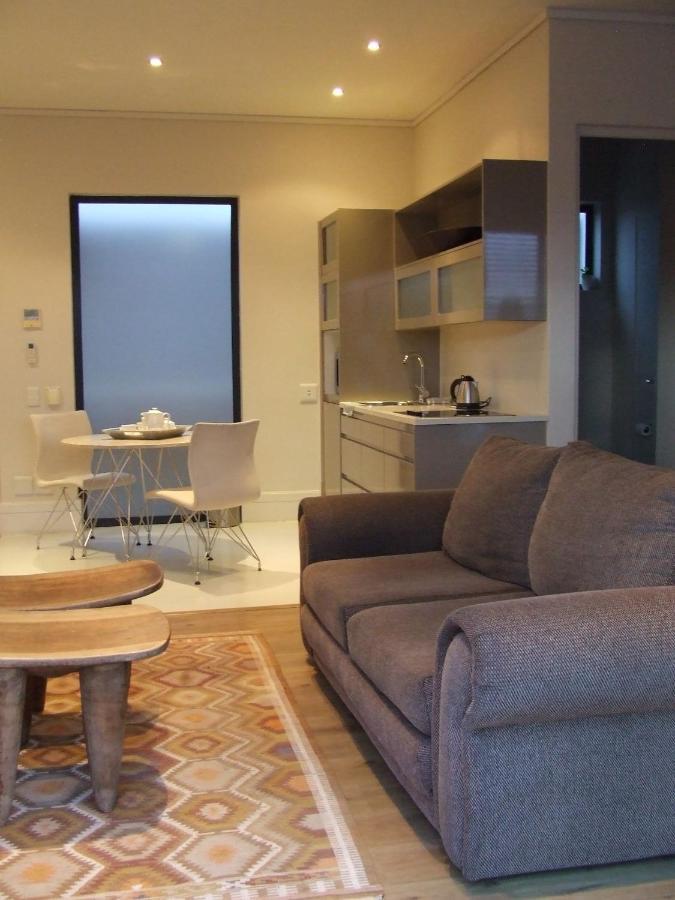 210 Gallery Luxury Studio Apartment Knysna Bagian luar foto