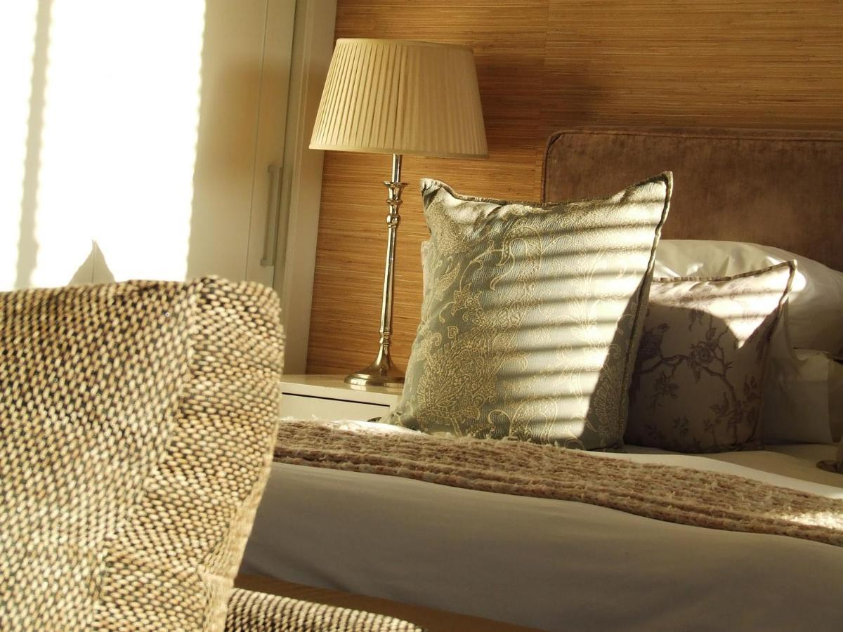 210 Gallery Luxury Studio Apartment Knysna Bagian luar foto